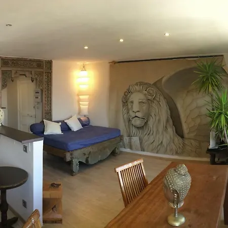 Le Lion Blanc St Raphael Apartment *